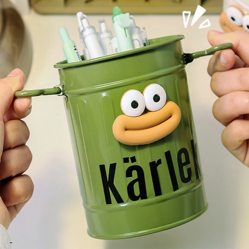 يحتوي حامل القلم على مستوى عالٍ من المظهر شخصية كرتونية ومناسبة لمكاتب ومكاتب الطلاب