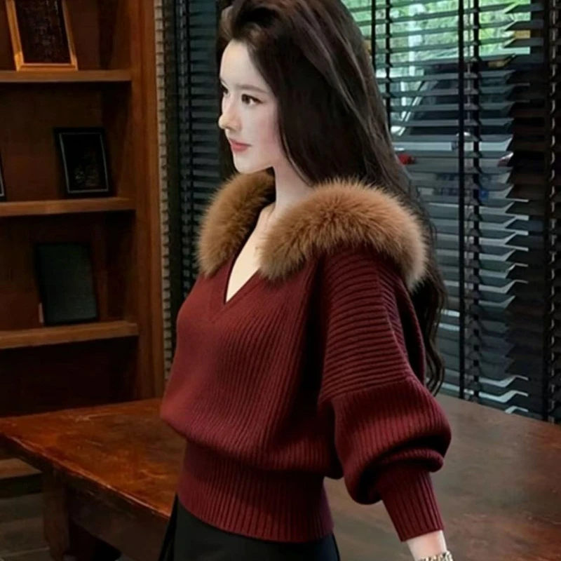 

2026 Новый осенне-зимний вязаный свитер с v-образным вырезом и легким зрелым стилем, элегантный вид для женщин, винно-красный шерстяной свитер