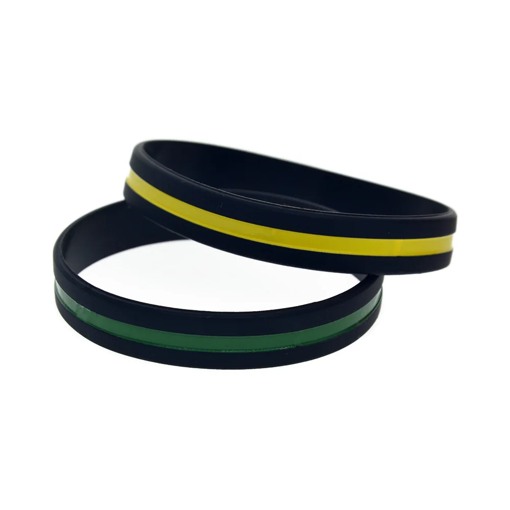 50 Stück, Armband aus Silikonkautschuk mit geprägtem Logo, in den Farben Gelb, Grün, Rot und Blau, Unisex-Design, Erwachsenengröße. – Detail 2