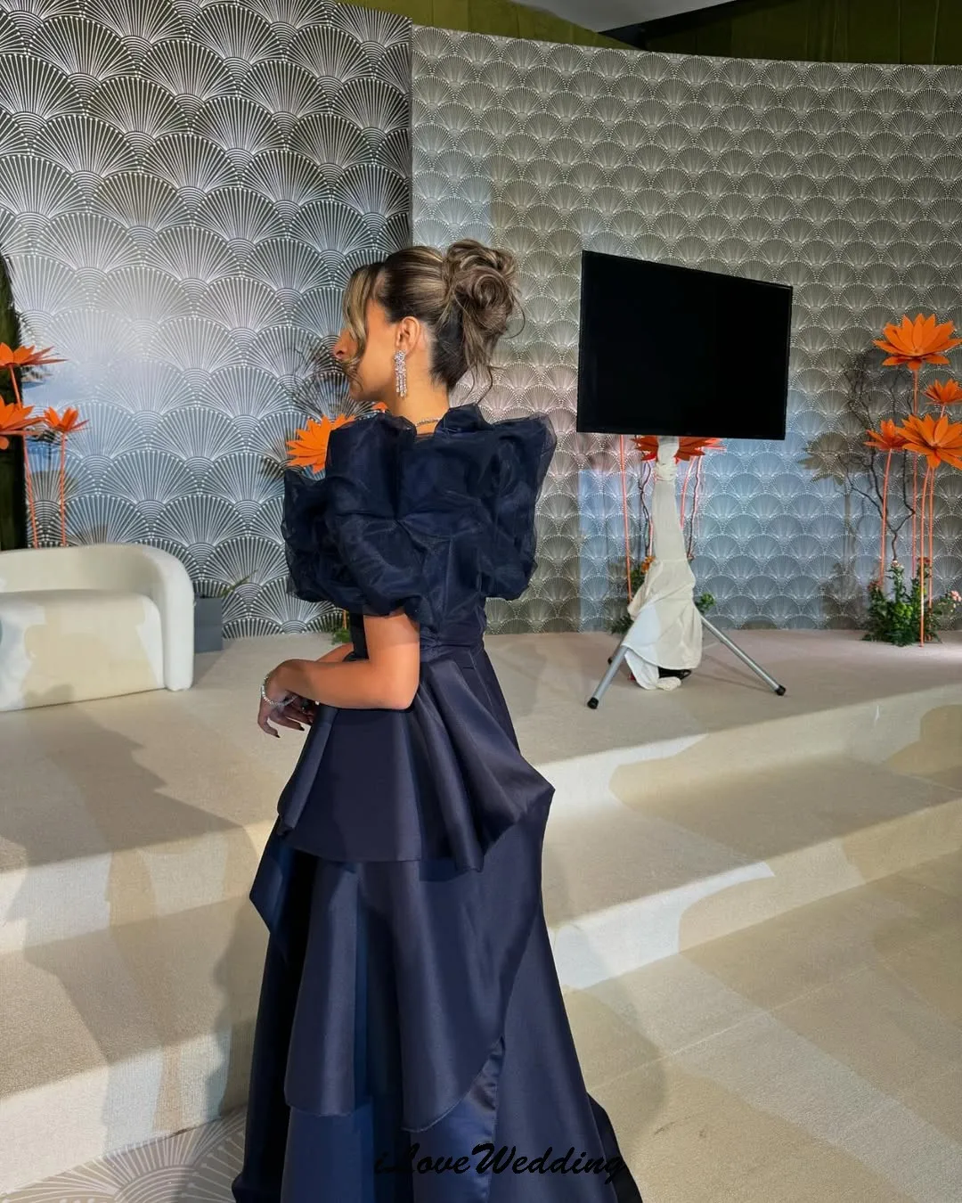 ชุดราตรีสีน้ำเงินกรมท่าแบบสั่งตัด ดีไซน์หรูหรา ปี 2025 ทรงเอไลน์ จับจีบ ชุดงานแต่งงาน ชุดงานเลี้ยง ชุดออกงาน ชุดราตรียาวสำหรับงานกาล่า