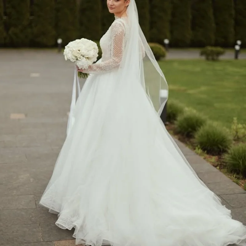 ที่กําหนดเองเงาหรูหรางาช้าง Ball Gown Royal ชุดแต่งงานคริสตัล applique Sweetheart รูปลอกลูกปัดยาวหาง Made Robe De