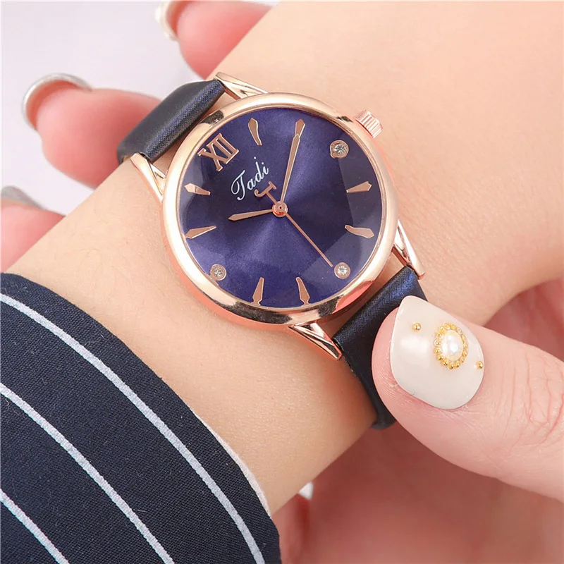 Fashion Women's Quartz Watch Diamond Studded Leather Strap Student Casual Wristwatch Elegant Daily Wear Glass Dial Ladies Watch