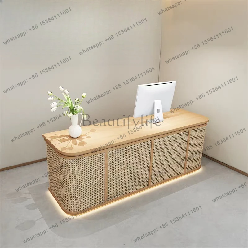 Vintage clothing store Chinese-style Japanese counter B & B restaurant Rattan front desk