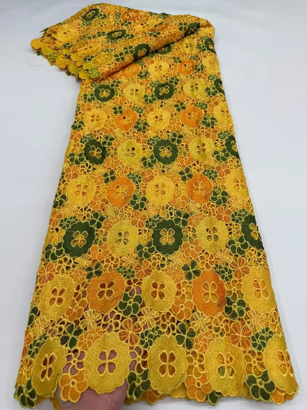 2025 جودة عالية الأفريقي للذوبان في الماء أقمشة الدانتيل الفاخرة النيجيري جبر الحبل للمرأة فستان الحفلات النسيج الخياطة