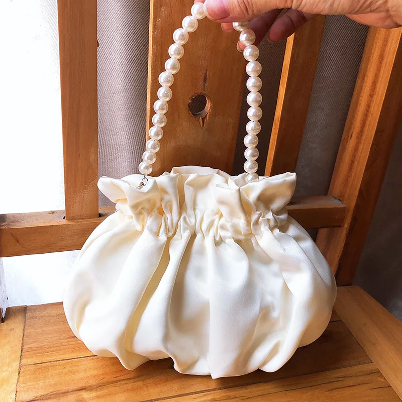 

Summer New Women Handbag Solid Color Pearl Chain Simple All-Matched Female Handbag Fashion Cute Mini Cloud Bag 2023 New