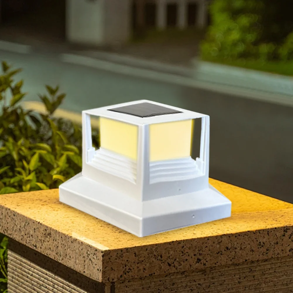 Luci a tappo per palo solare Luce per recinzione impermeabile Luce per tappo per palo da ponte Luce stradale per recinzione ad energia solare per decorazioni da giardino per patio