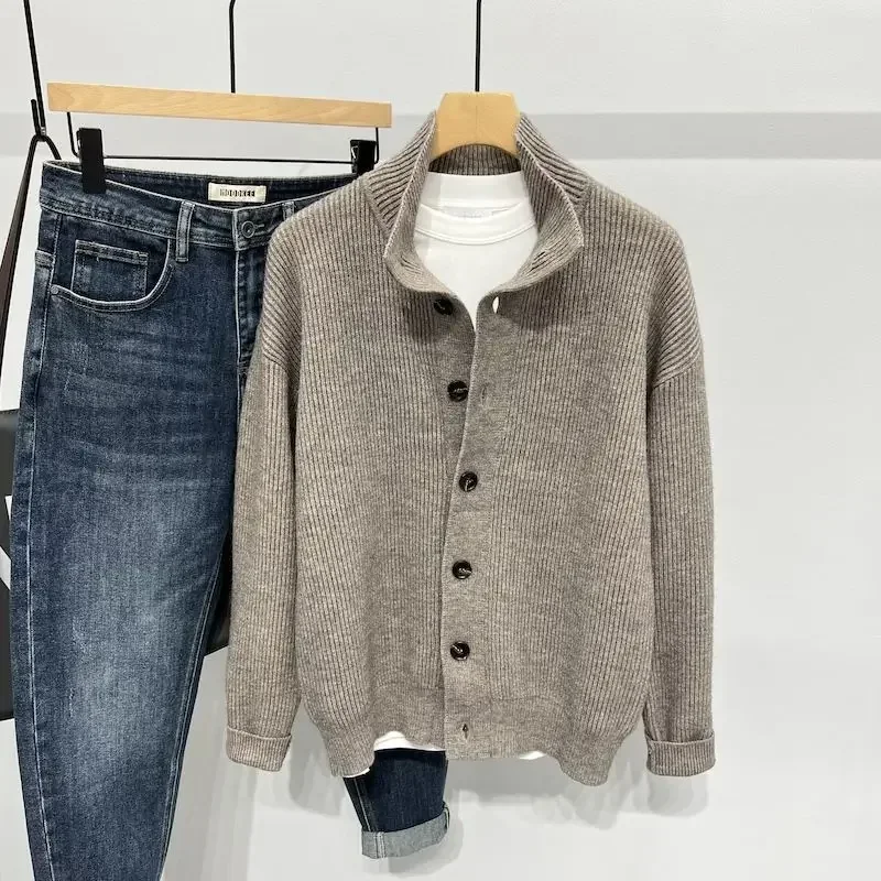 Ropa de hombre, suéteres de punto con cuello negro para hombre, cárdigan liso de Color sólido, abrigo de otoño coreano antiguo, pedido de estilo de tendencia 2025