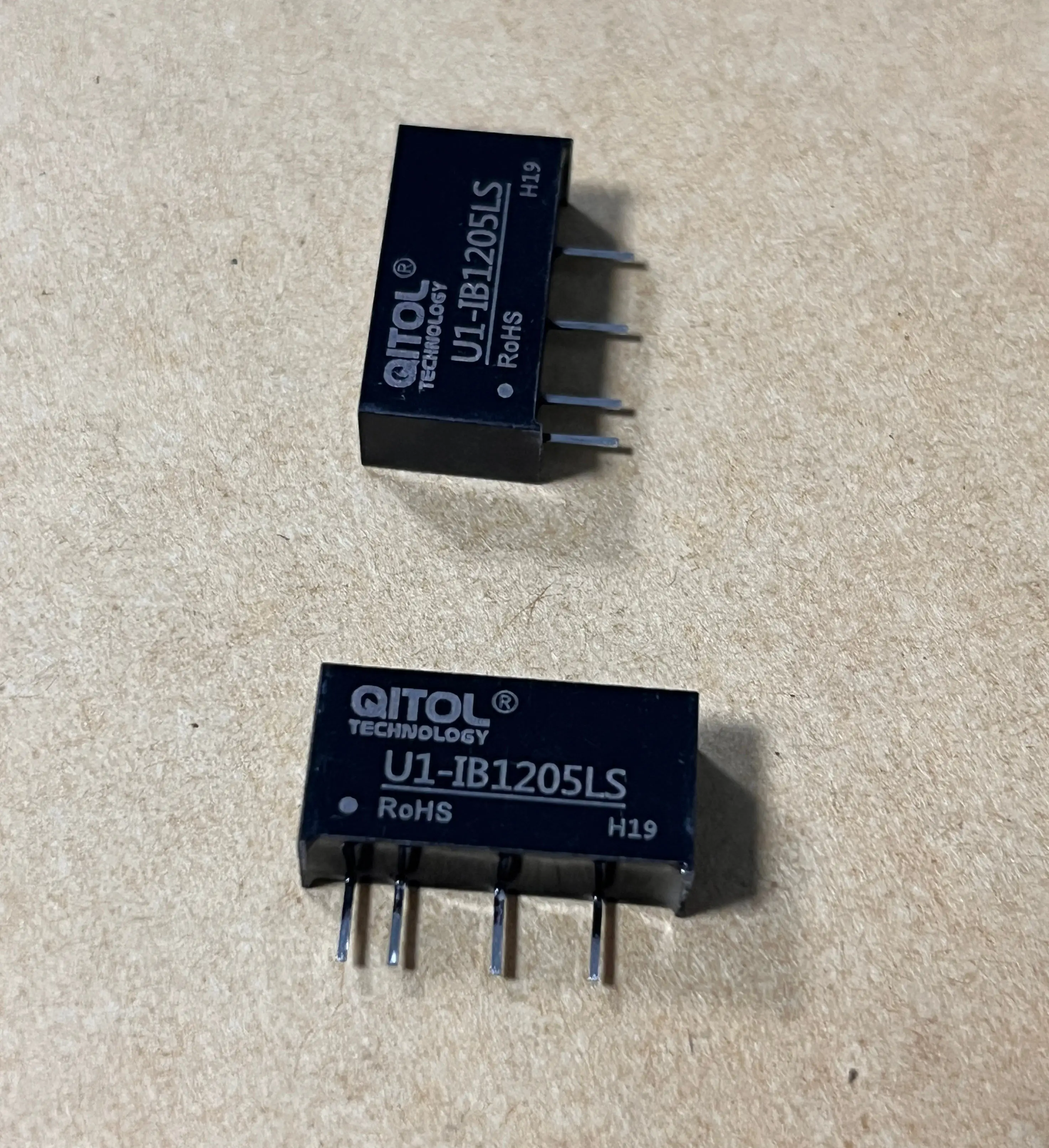 

1W U1-IB1205LS-1WR3 Miniature DC-DC Power Converter 12V TO 5VDC Step-Down Switching Disconnector Module Isolated DC-DC Power