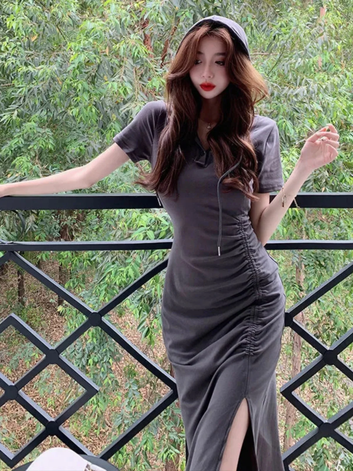 

Новое летнее женское платье в корейском стиле с капюшоном, приталенное, плиссированное, с разрезом, подчеркивающее фигуру, с эффектом коррекции ягодиц, стильное и элегантное.