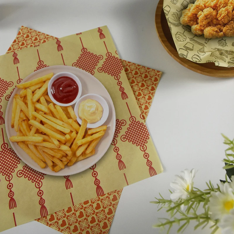 50 pezzi di panini di carta assorbente hamburger patatine fritte involucri di cibo fritto tappetini per piatti carta cerata e carta da forno
