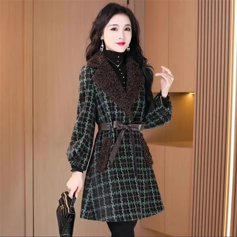 

2023 Spring Autumn New Loose Cloth Coat jacket Women Mid length Lamb Hair Small Fragrant Plaid Coat Fur Lady Commuter Plaid Coat