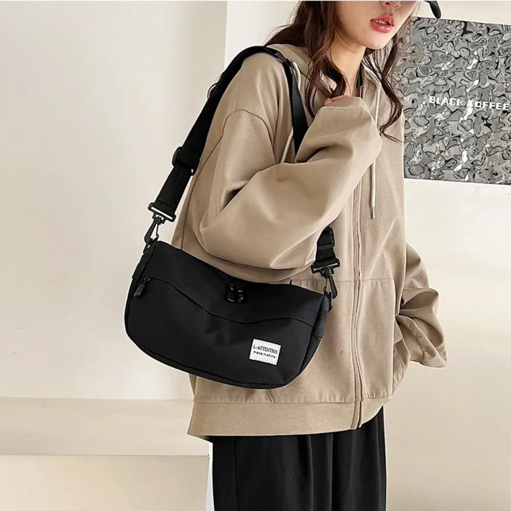 Casual Solid Color Messenger Sling Bag Fashion Zipper Large Capacity Crossbody Bag Outdoor Sports Nylon Shoulder Bag Unisex 2024