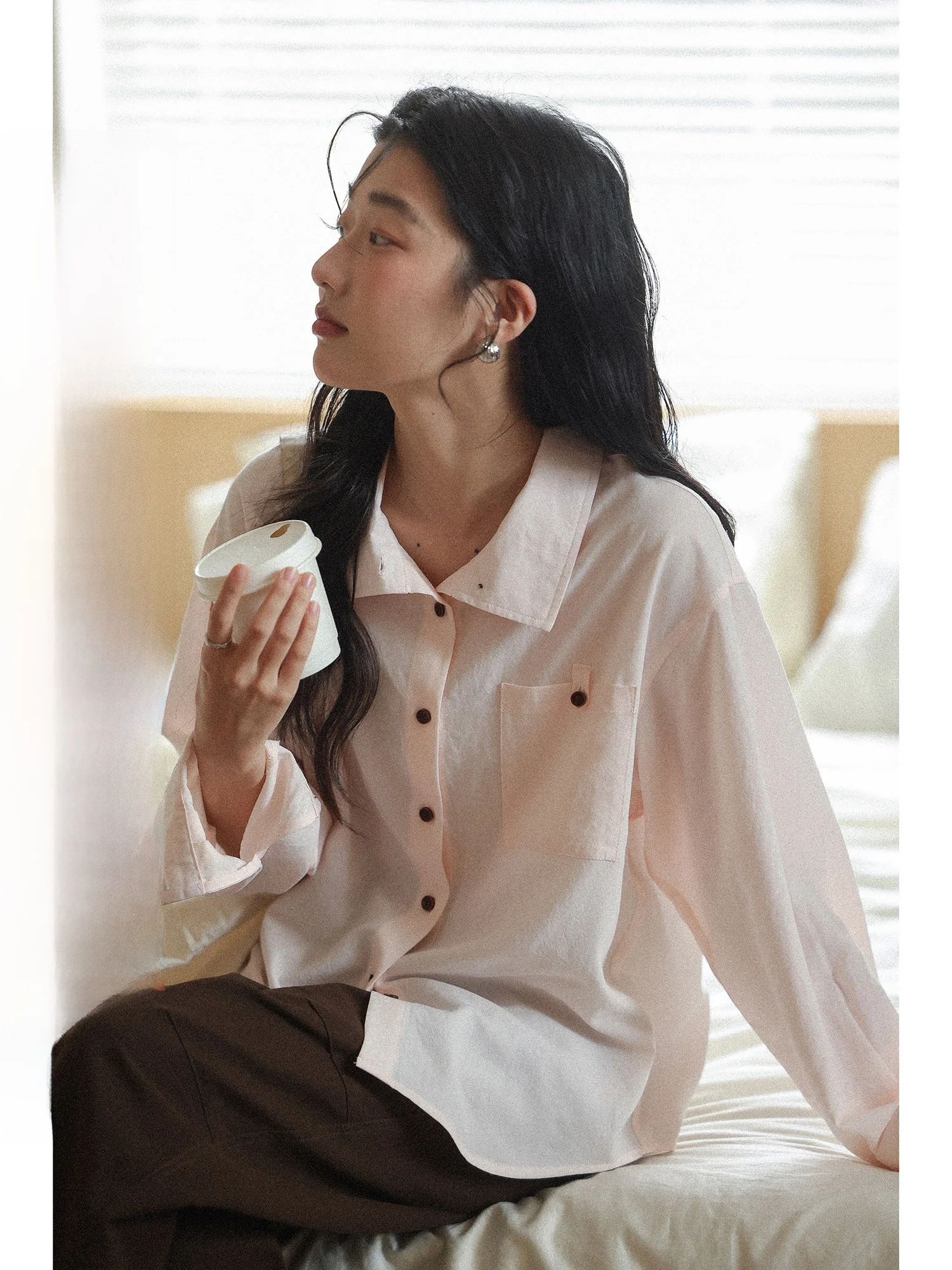 

Розовая женская рубашка с длинным рукавом, свободного кроя, однотонная, весна 2026, новый стиль, корейский дизайн, универсальная, простой крой, с пуговицами