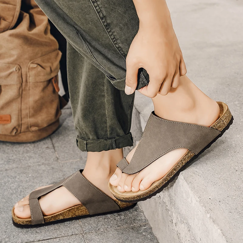 

Comfort Refreshing Men Leather Casual Slippers Fashionable Outdoor Beach Anti Slip Cork Slippers Brand Versatile Travel Slippers