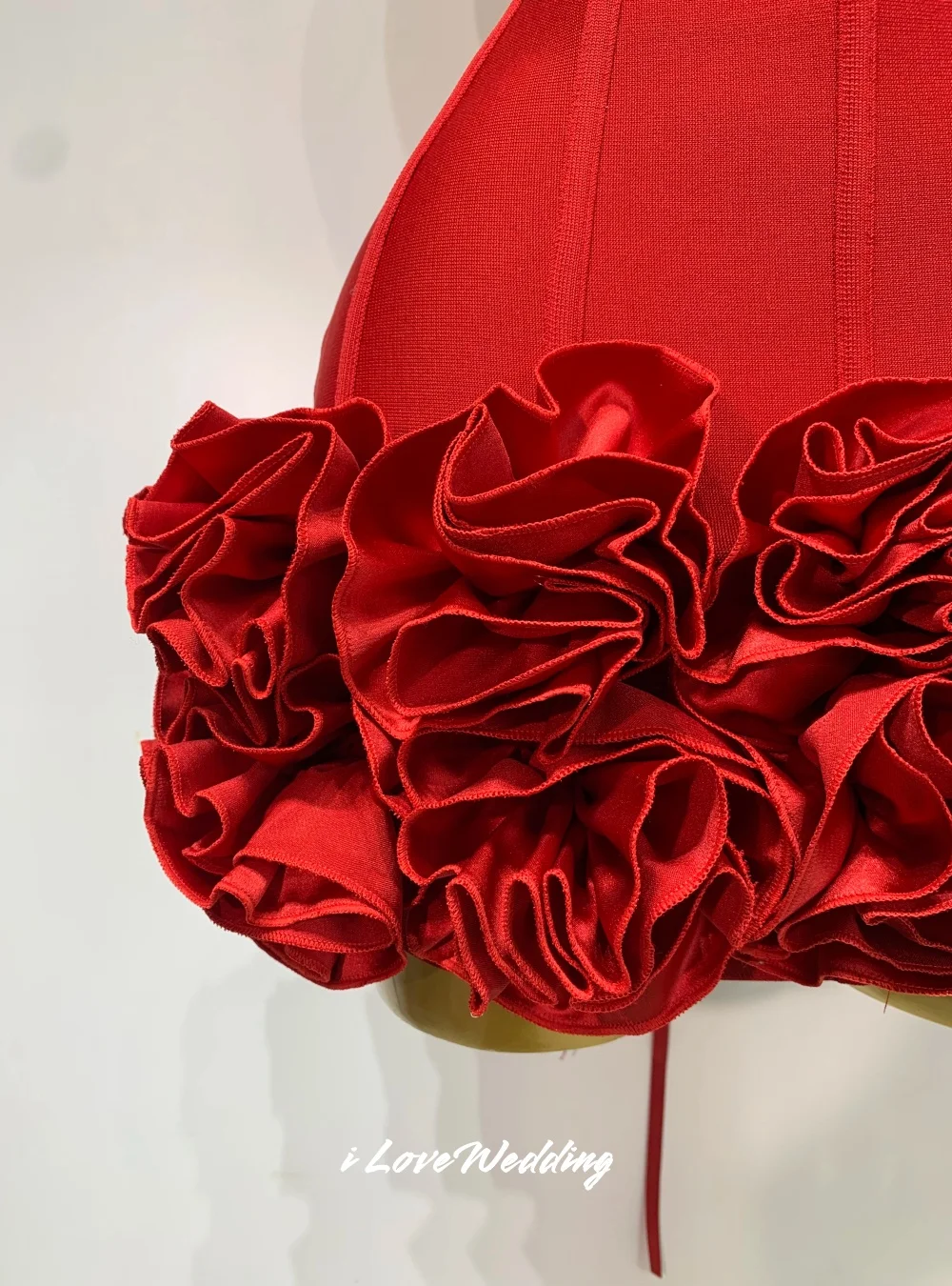 فساتين حمراء بدون حمالات لحفلات العودة للوطن 2025 بدون أكمام وكشكشة ورباط علوي تنورة حورية البحر صغيرة مطوي فساتين حفلات أعياد الميلاد حسب الطلب