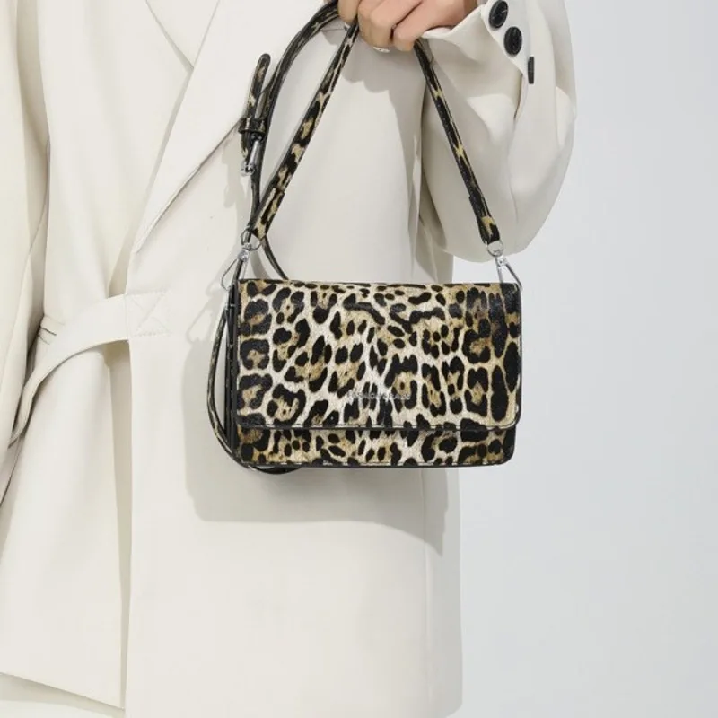 Women's One Shoulder Crossbody Bag Handheld Underarm Bag New Leopard Pattern Fashion Versatile High Quality Trendy  Personalized
