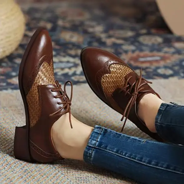 LIHUAMAO Retro Brown Shoes for Women Oxford Shoes Brogue Shoes Derby Casual Shoes Outdoor Leisure Walking Sneaker Footwear