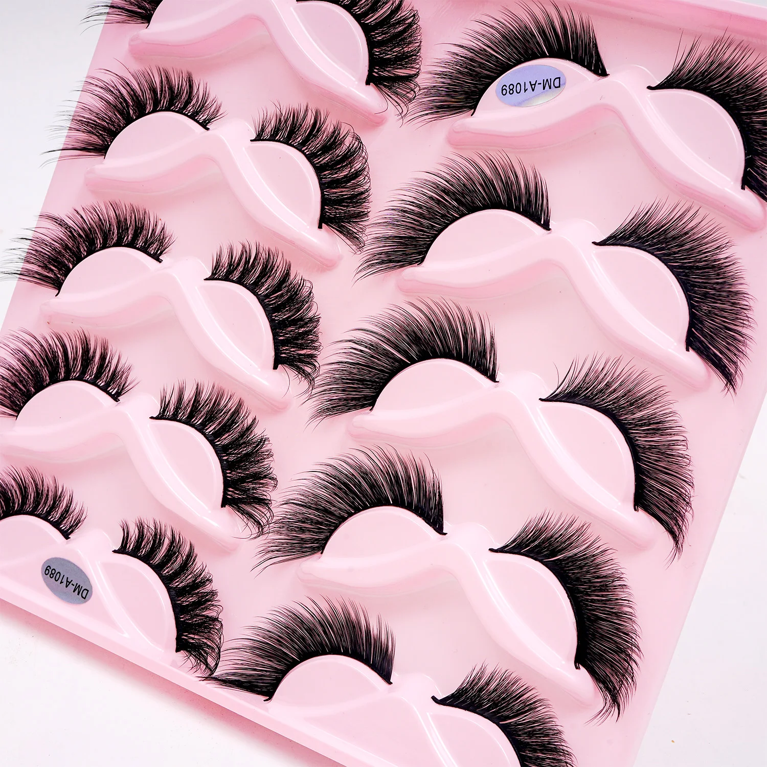 10 Paar falsche Wimpern, natürlicher Look, künstliche Nerz-Wimpern, dünne 14 mm Katzenaugen-Wimpernverlängerungen, 3D-Fälschungswimpern, Streifen, Schönheits-Make-up