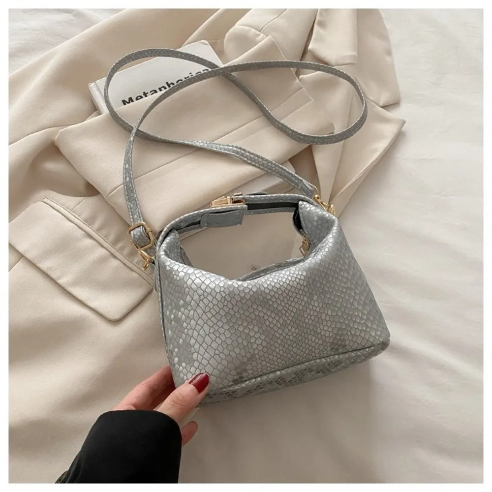 Fashion Solid Color Clutch Bags Pu Leather Women Woven Hobo Bag Small Commute Shoulder Bag Female