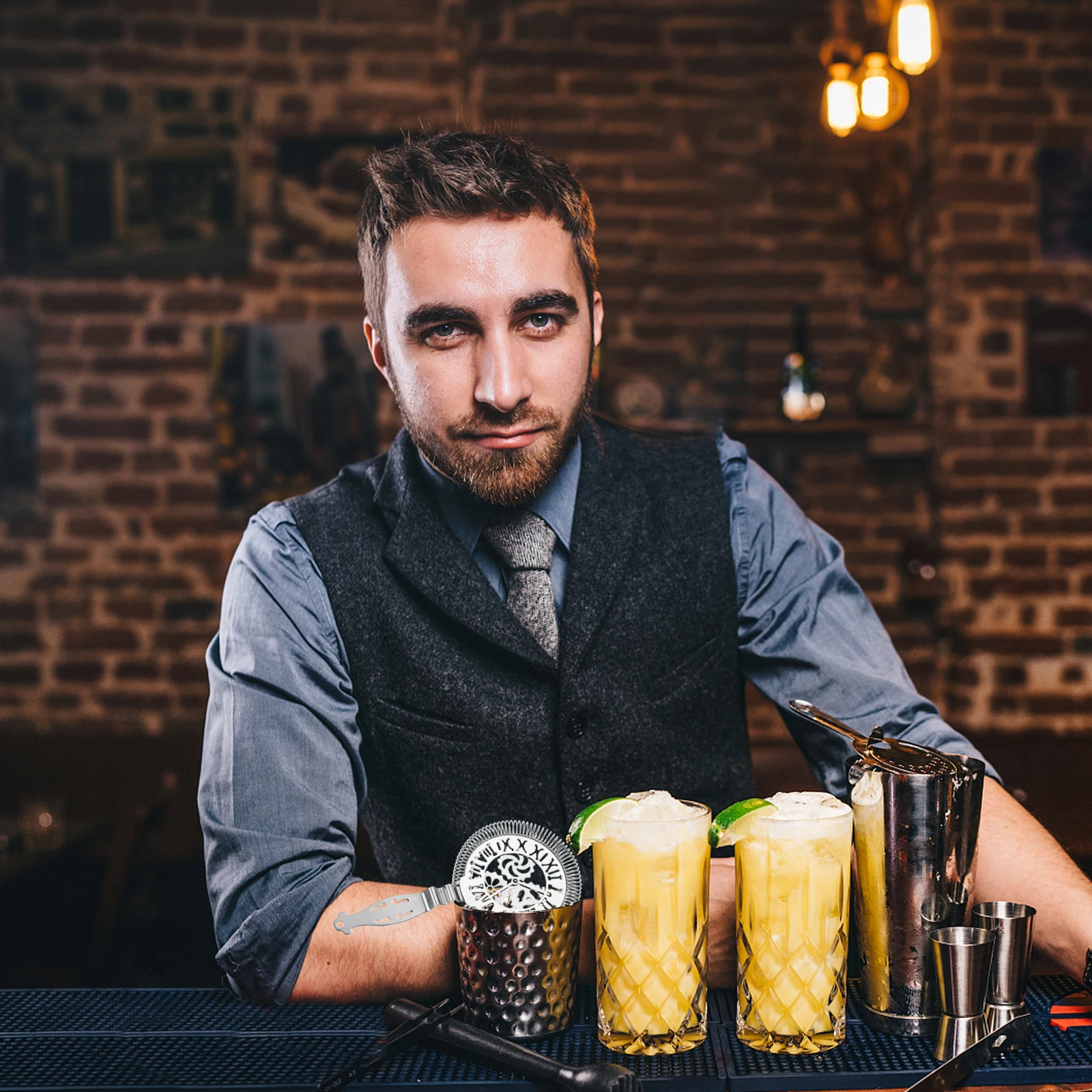 

1Pcs Stainless Steel Bar Cocktail Strainer Ice Strainer Rust Resistant for Bartenders Mixologists Professional Use