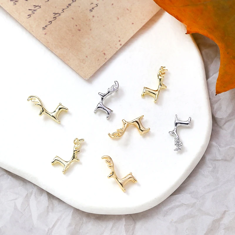 8 Pieces  Copper Plated Genuine Gold Christmas Deer Pendant  DIY Made Jewelry Discovery Necklace Bracelet Hair Accessories
