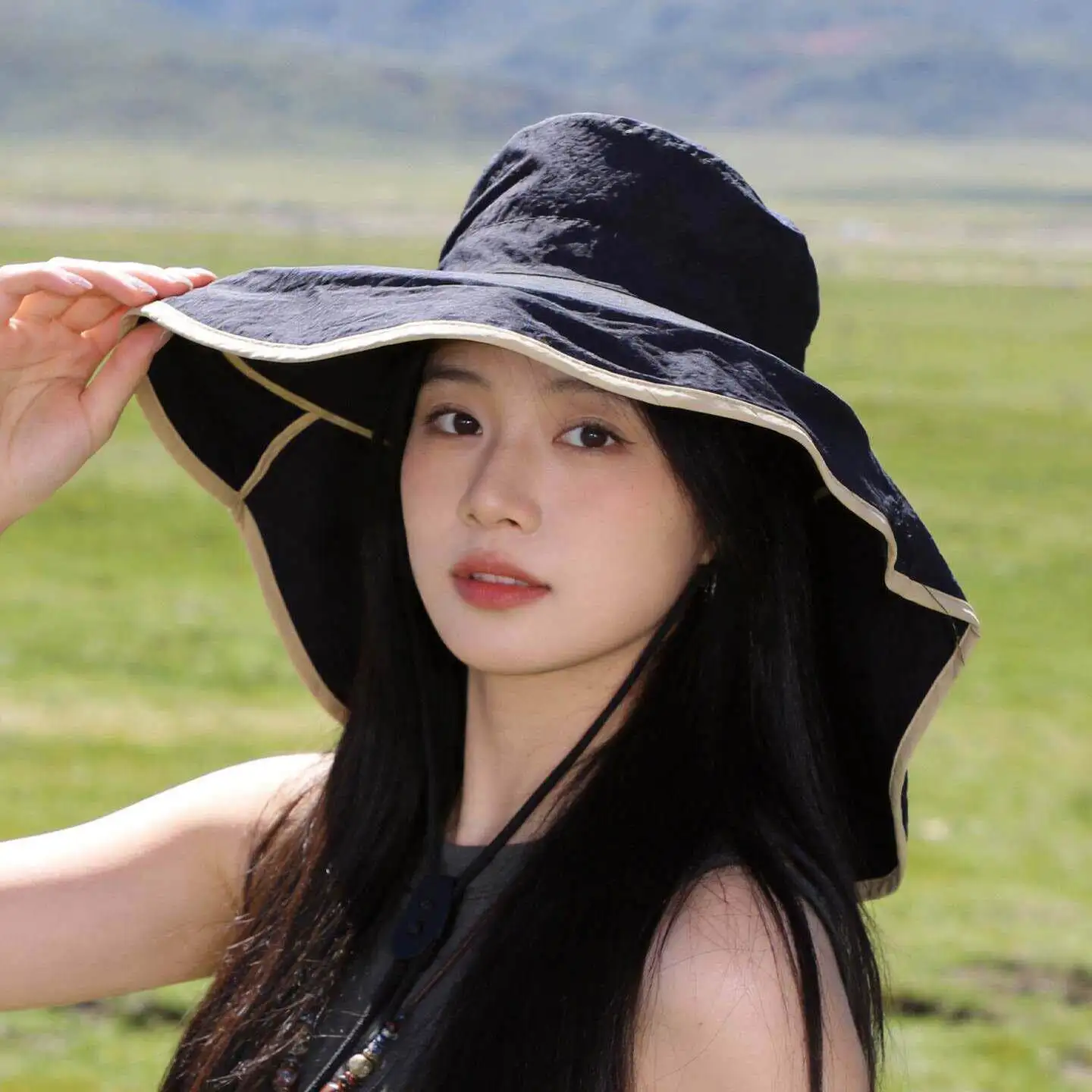 

Sun Protection Women Outdoor Fisherman's Hat Wide Brim Integrated Shawl, Neck Protection, Breathable, Foldable Versatile