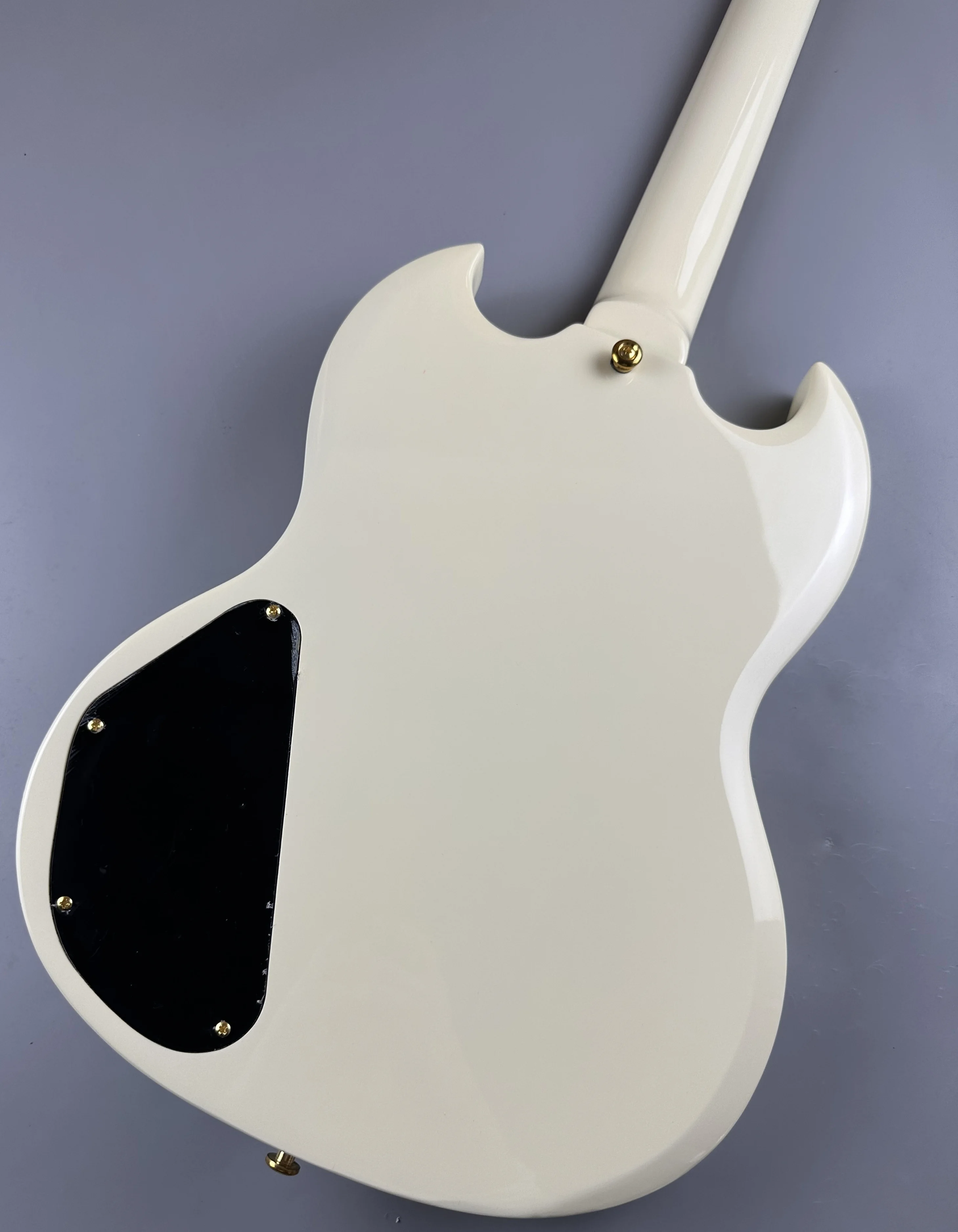 Customized electric guitar, SG electric guitar, cream white, gold vibrato, in stock, lightning package