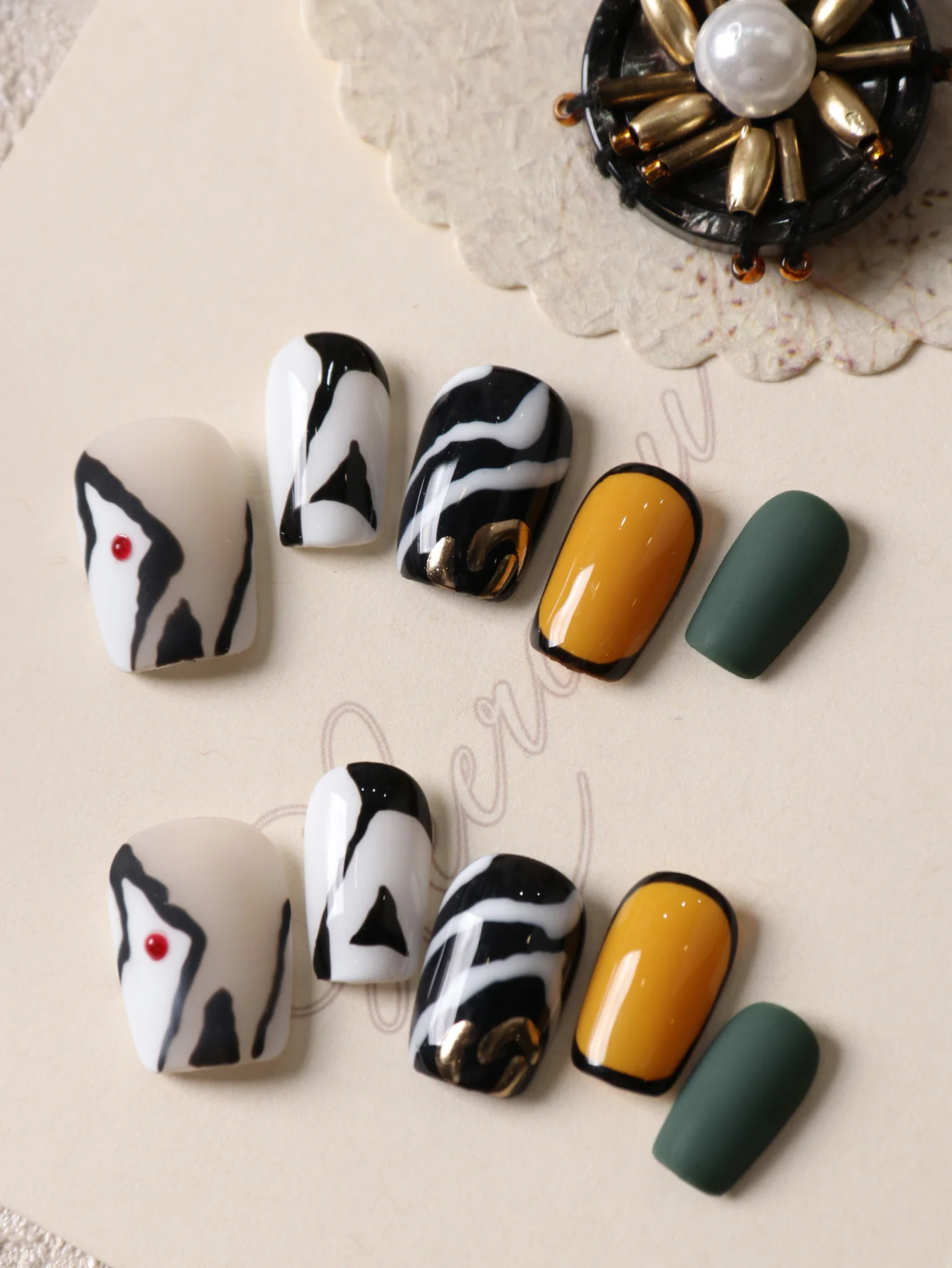 10 Stück Aufklebenägel Kurze Zebra-Streifen Graffiti Grün Aufklebbare Künstliche Nägel Inklusive 1 Blatt Klebestreifen & 1 Stück Mini-Feile