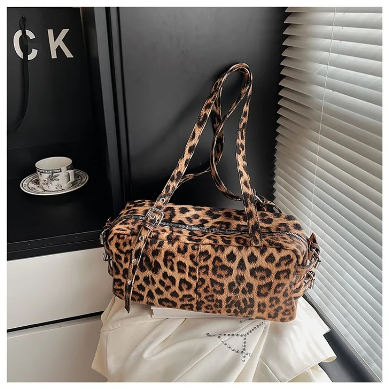 

PU Leopard Large Capacity Shoulder Bags Temperament Fashion 2025 High Quality Women's Bags Autumn New Versatile Women's Handbags