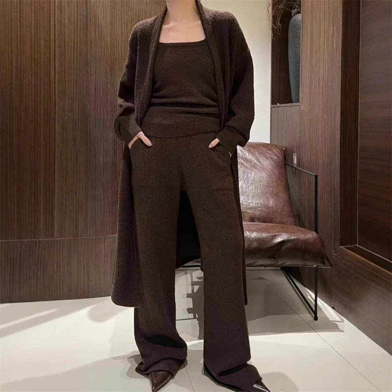 Un nuevo traje de punto de otoño/invierno para mujer, suéter largo elegante a la moda, abrigo, Tops con cuello Halter, Pantsa de pierna ancha, conjuntos de tres piezas