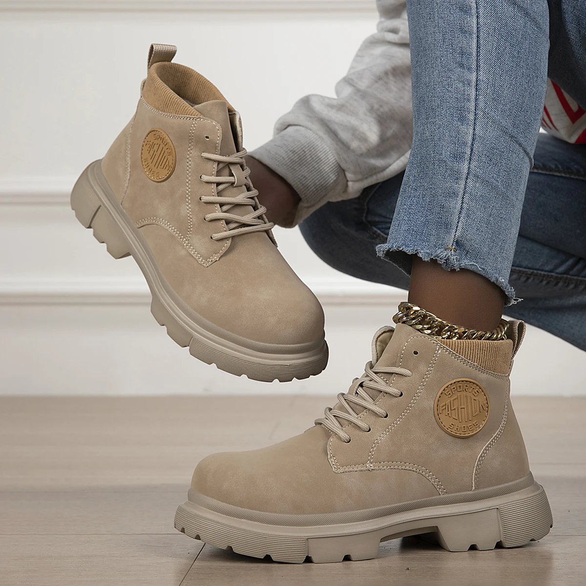 2025 New Autumn and Winter Men's Mid-High Traditional Boots, Suitable for Hiking, Mountaineering, and Outdoor Activities, Suitable for All Seasons, Available in Large Sizes, Simple, Stylish, and Durable Long Boots, Trendy British Retro Business Casual Shoes