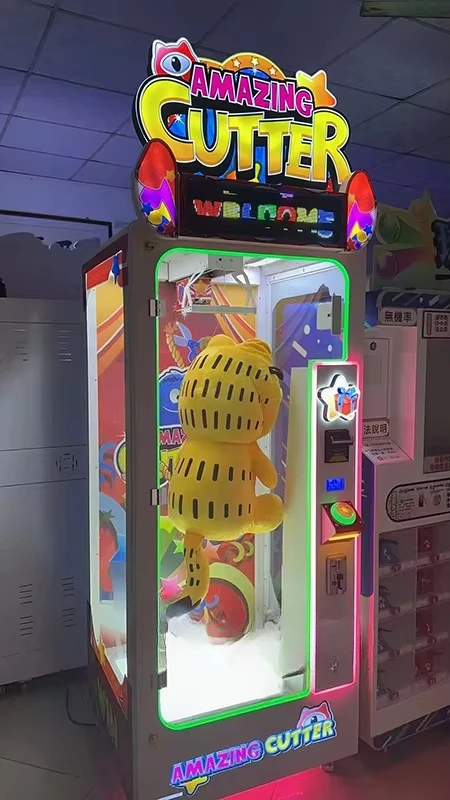 a forCoin-Operated Lucky 7 Draw Game Plush Toys Arcade Claw Machine Entertainment & Gift Machine