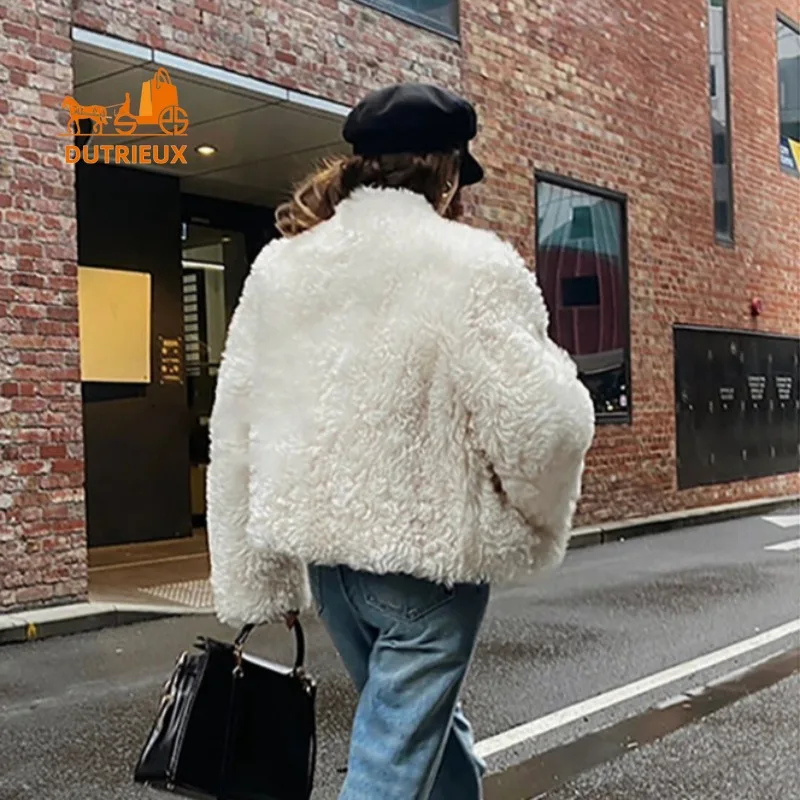 2025 Neuer Winter-Damen-Kurzpelzmantel aus echter Wolle mit hohem Kragen, 100 % echtes Wollfell, warme Felljacke für Damen