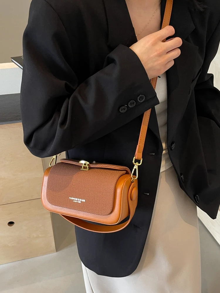 Women Korean Fashion Contrast Crossbody Bag Personalized Lock Buckle Urban Simple Style One Shoulder Bag Casual Handbag Trendy