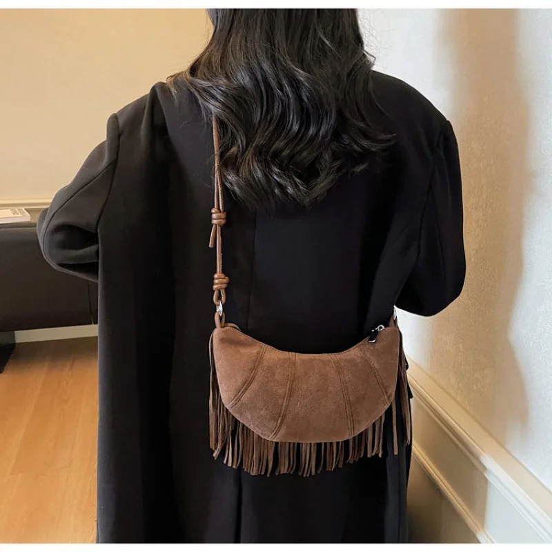 

Ladies Messenger Bag Crafted From Premium Leather Boasting Casual Simple Vintage And High-End Long-Lasting Look