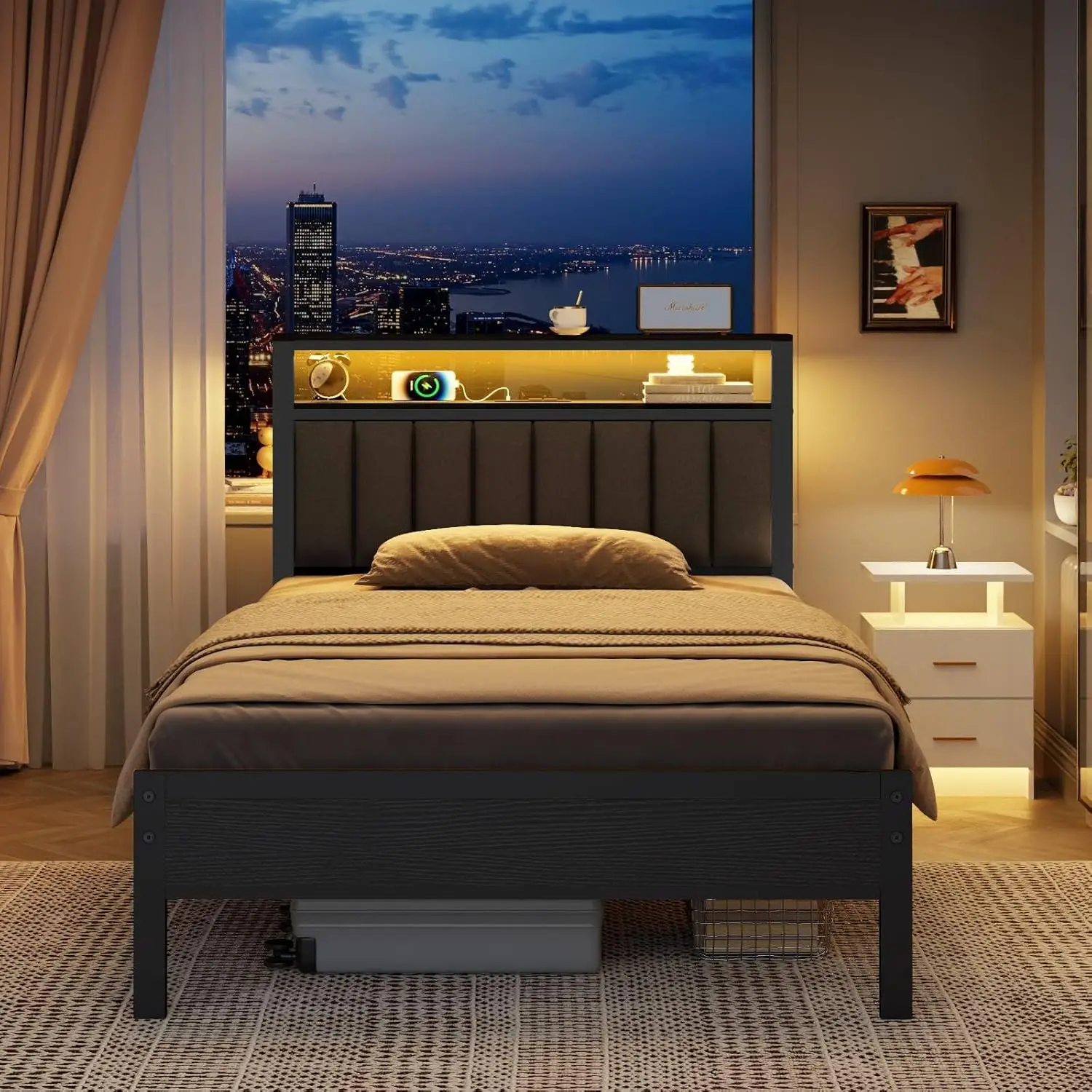 Estructura de cama de tamaño con estación de carga y luces LED, cama con plataforma con listones de metal, cabecero tapizado gris con almacenamiento de 2 niveles