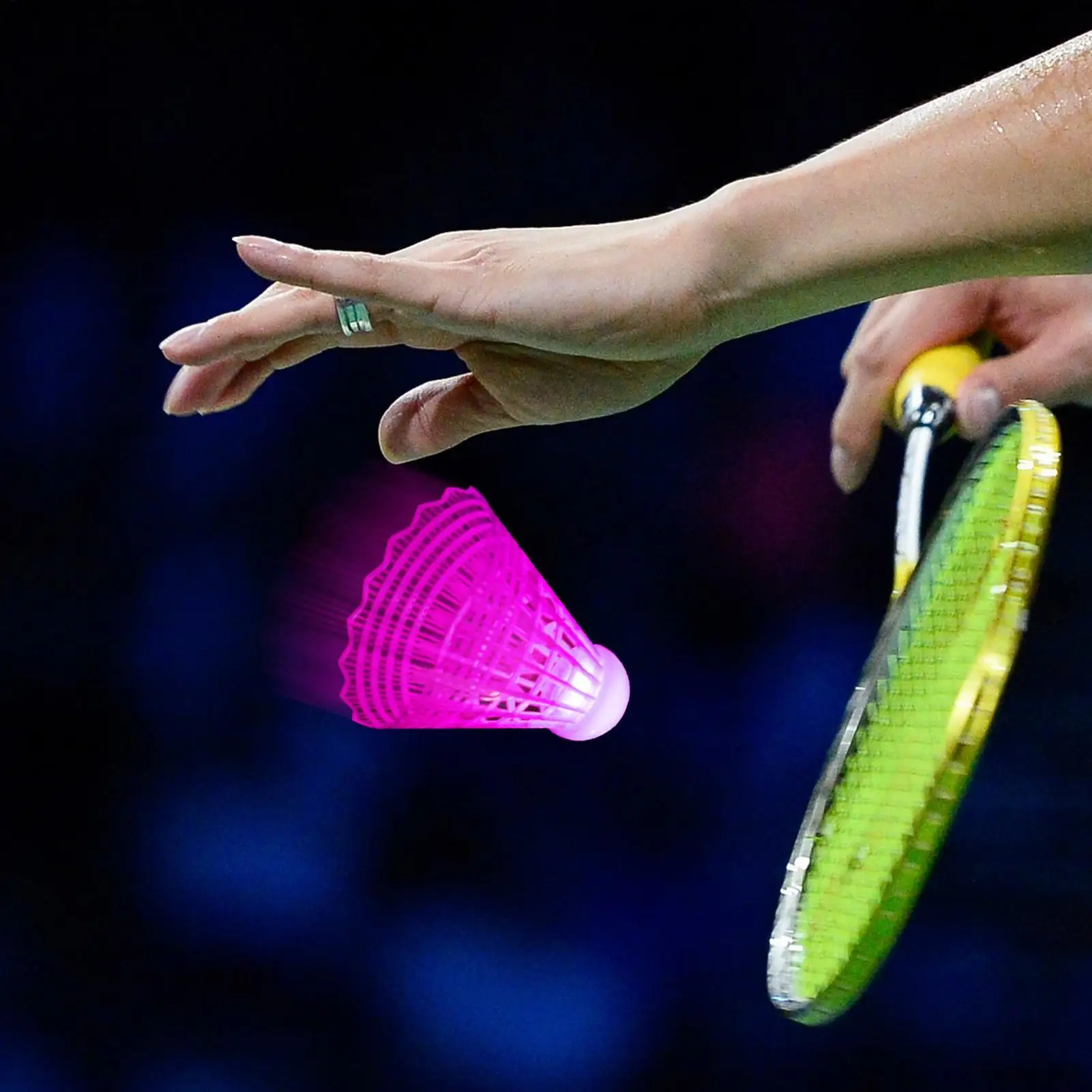 Luminous Badminton Shuttlecock for Night Outdoor Game LED Glow in Dark Nylon Badminton Portable Windproof Shuttlecocks