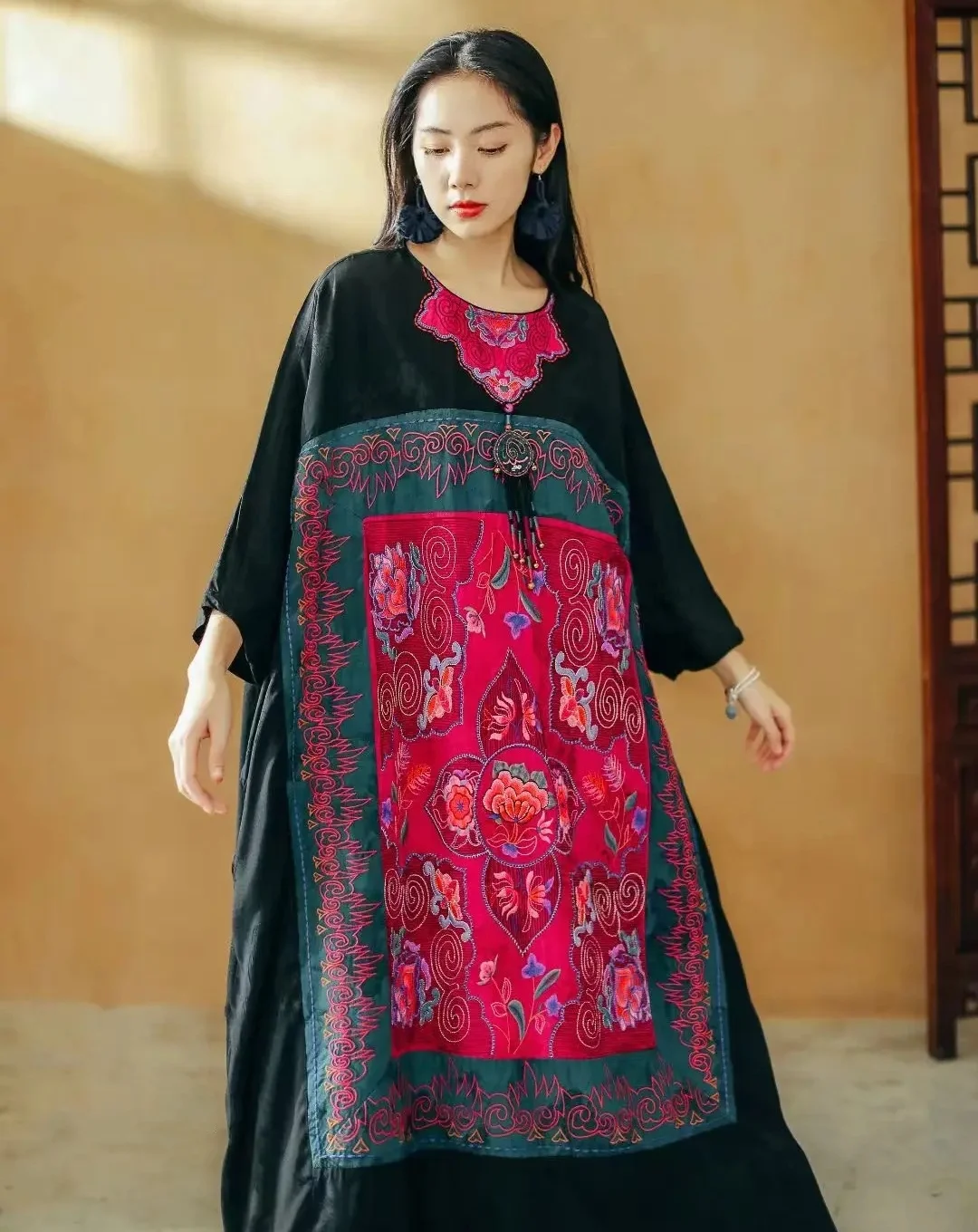 Luxury women\'s robe Black Jacquard Natural silk plus-size Vintage dresses Chinese style embroidery patchwork loose Long dresses