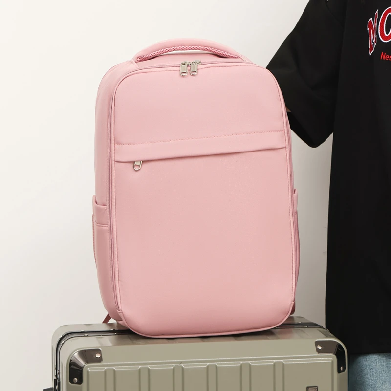 حقيبة ظهر ريان اير（يمكن استخدامها كأمتعة على متن الطائرة），حقائب الظهر المحمولة لأمتعة الصعود إلى الطائرة في EasyJet，حقائب الظهر لأجهزة الكمبيوتر المحمولة للجنسين