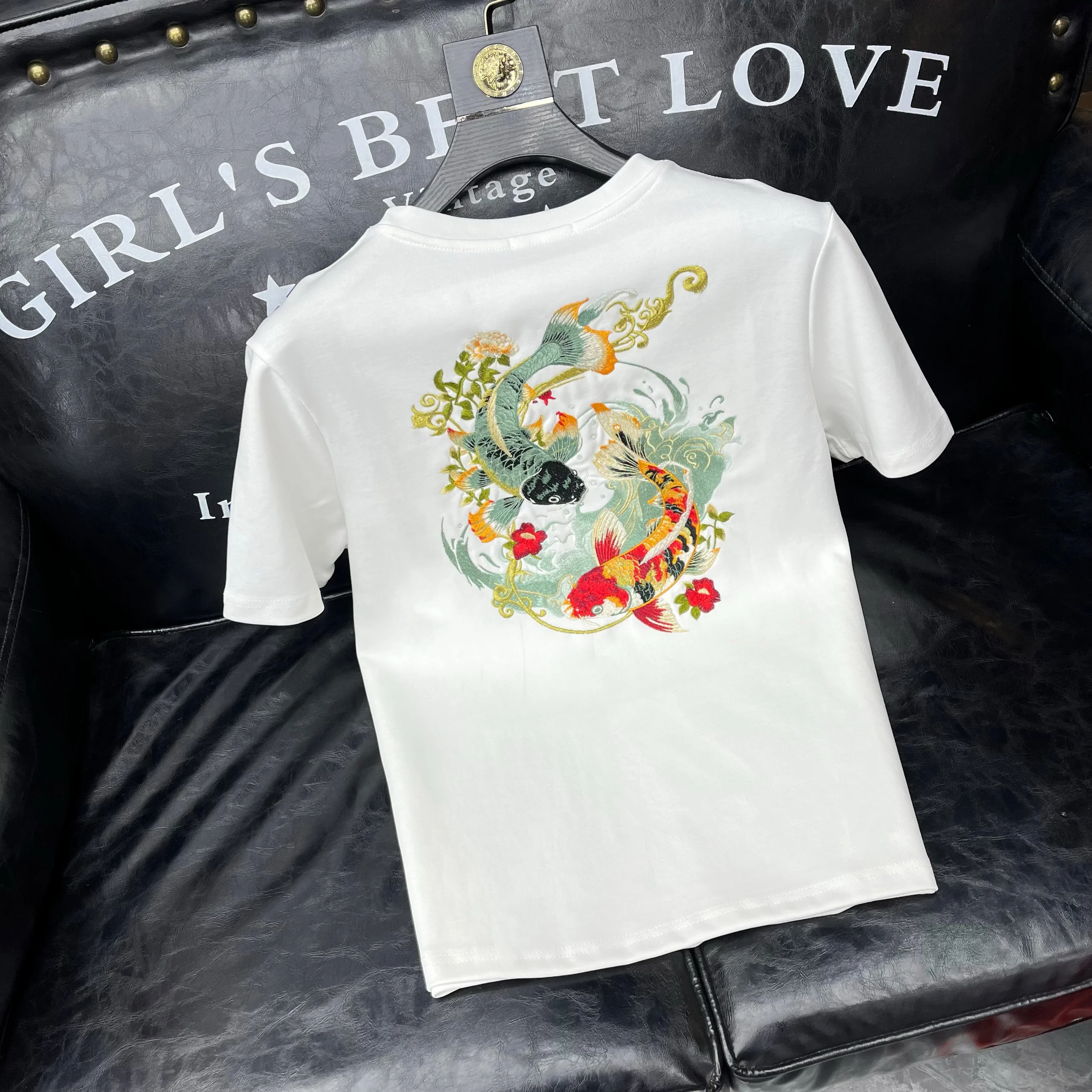 

Новая мужская футболка 2025 года с круглым вырезом и вышивкой, повседневная, больших размеров, модная, дышащая, удобная, летняя