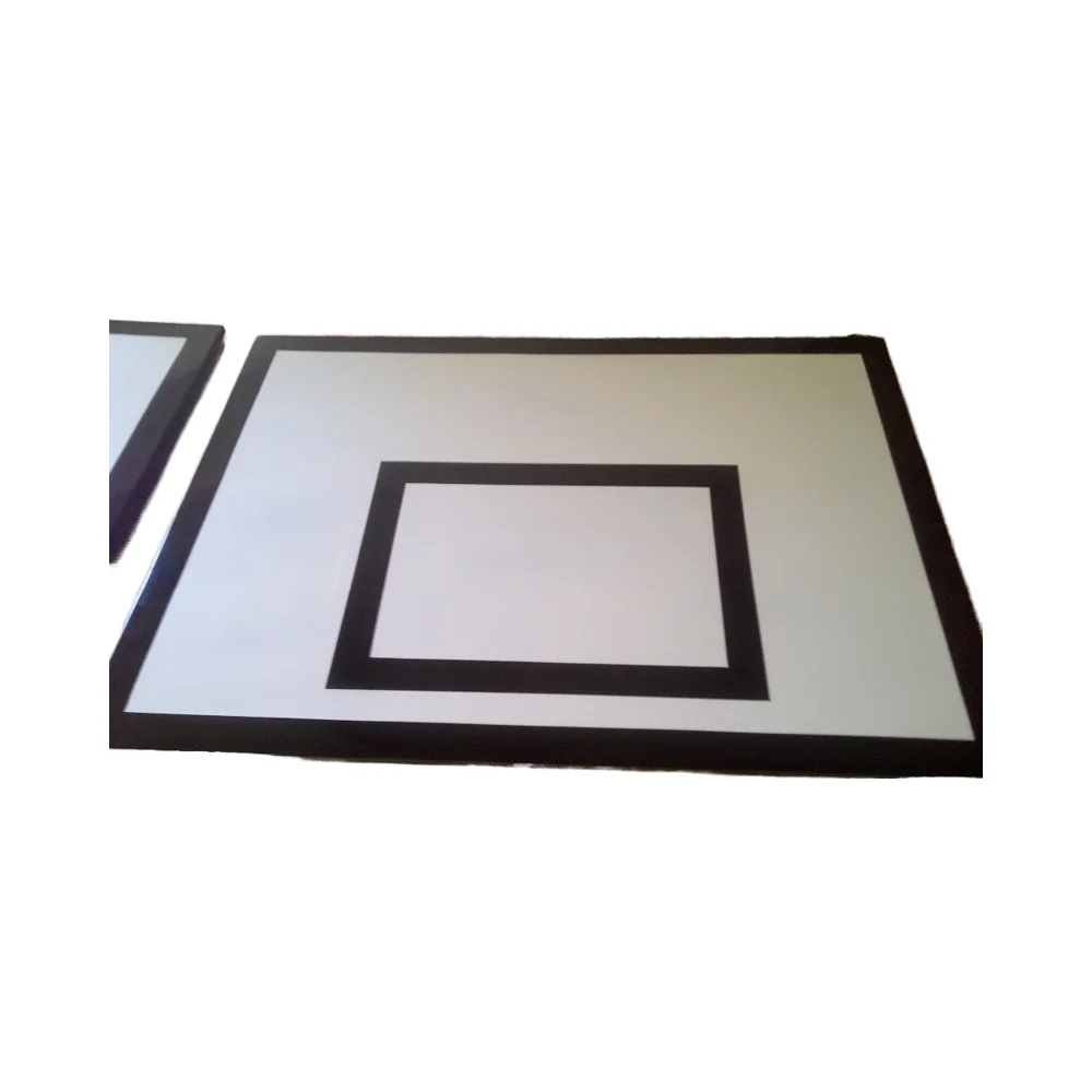 合板製の裏地が付いた木製バスケットボール用バックボード