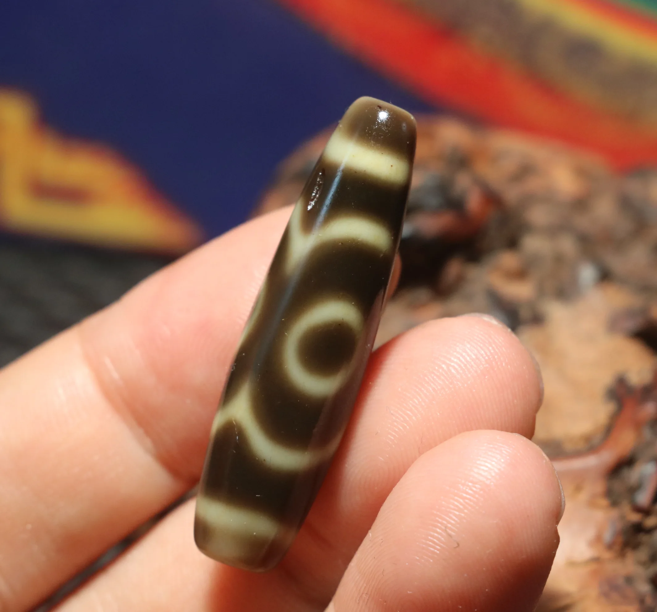 

DUJIACHANP Top Magic Energy Tibetan Old Oily Agate Ivory Color Panda 3 Eyed Unique Shape With Healer Pit Dzee dZi Bead Amulet