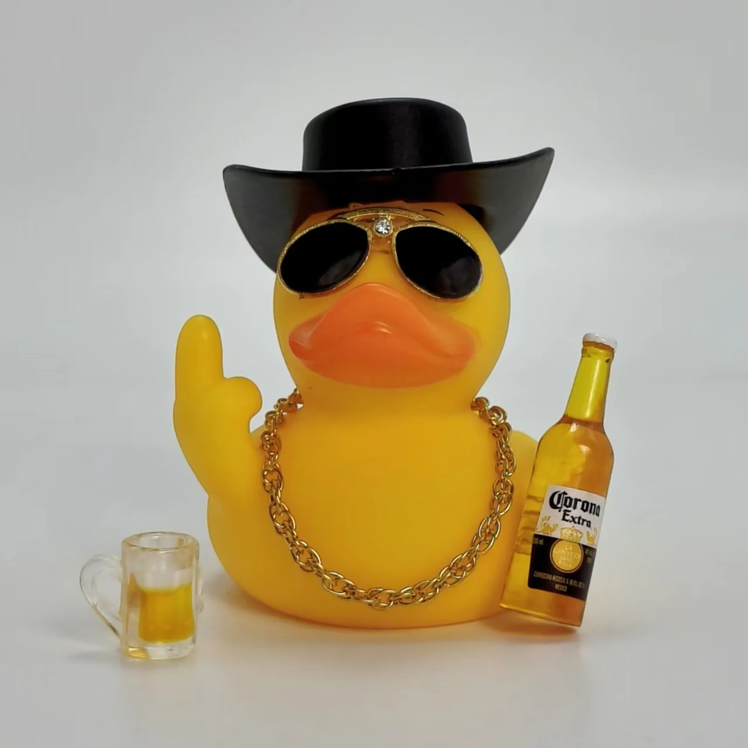 Funny Middle Finger Duck Car Dashboard Decoration Cool Rubber Duck with Small Wine Bottle Beer Home Car Ornaments Creative Gift