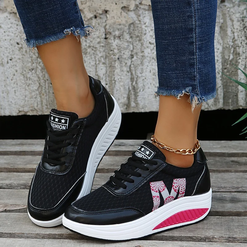 Brand Women Sports Shoes Casual Lace Up Breathable Mesh Sneakers Running Shoes Comfortable Fitness Shoes Platform Shake Shoes