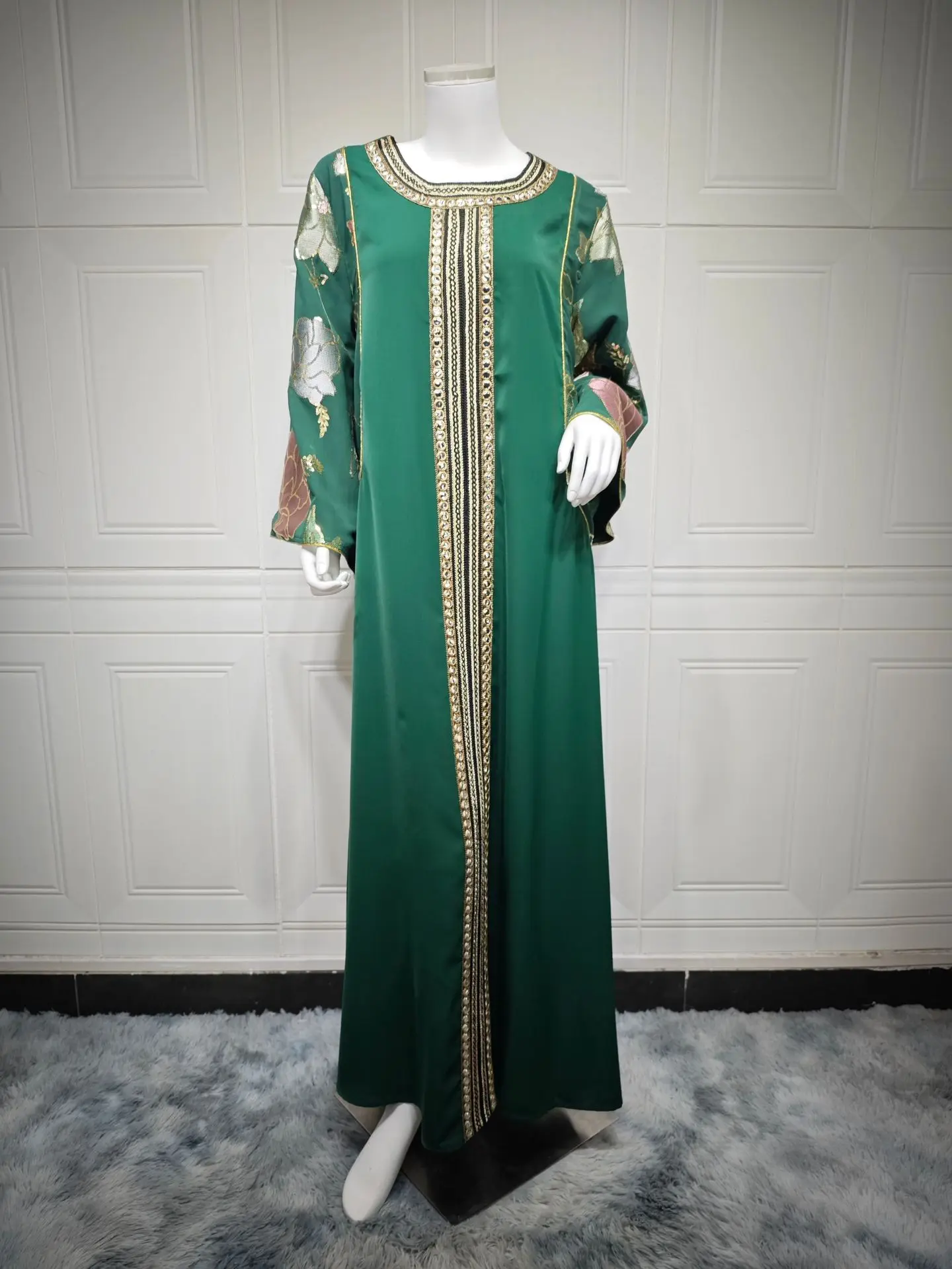 Eid มุสลิมชุดสตรี Abaya ชุดเย็บปักถักร้อยเลื่อมผู้หญิง Kaftan ดูไบ Robe Jalabiya robe femme musulmane