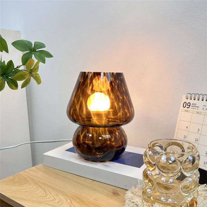 ABKO-Lampada a fungo in vetro colorato con punti di fiori, lampada da scrivania decorativa retrò americana, luce d'atmosfera da comodino USB