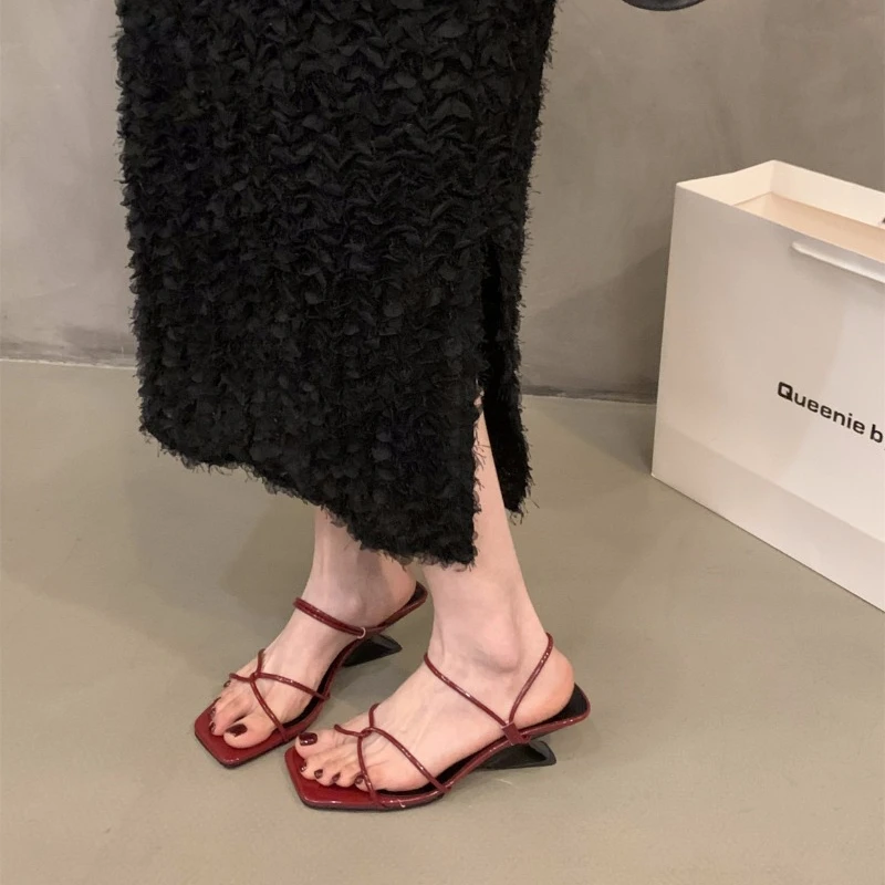 Tacchi bassi punta quadrata Peep Toe scarpe di colore solido per le donne 2024 vendita calda sandali da donna estate sandali Sexy di alta qualità