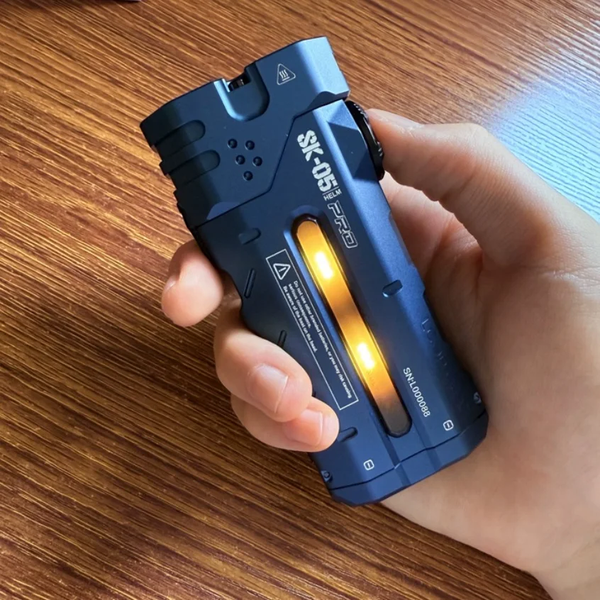 Nuova potente torcia a LED piatta da 4360LM con proiettore Power Bank da 8000 mAh per autodifesa per escursioni all'aperto