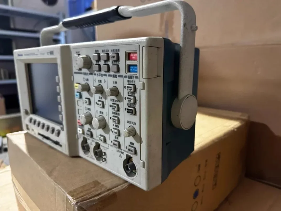 1PC Tektronix TDS3052B dual-channel, 500 MHz, 5 GSs digital phosphor oscilloscope  In Stock #familitrade