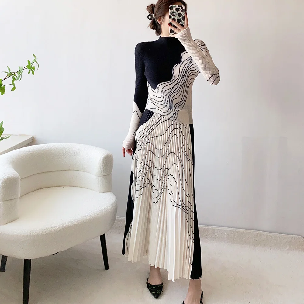 

Miyake Pleated Commuter Contrast Striped Suit Female Senior Printed Striped Top+skirt Two-piece Suit Full Sleeved Top